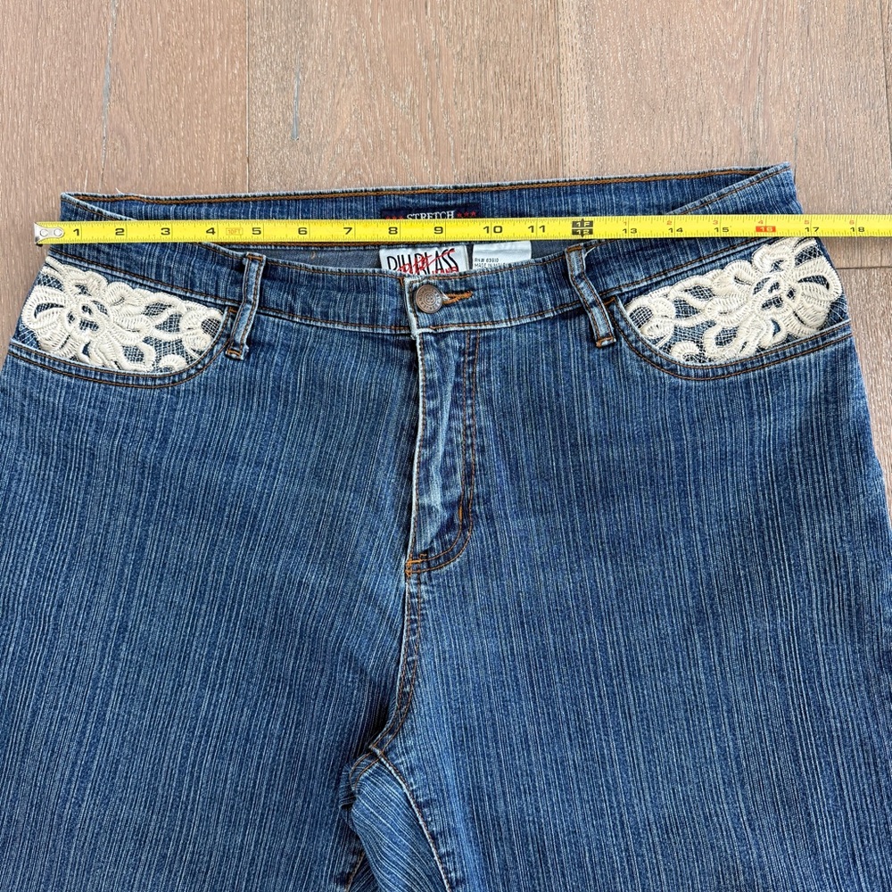 Vintage denim jeans Bill Blass cream lace detail. Size 12P - Picture 7 of 10